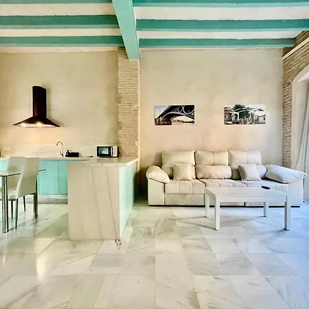 Click Triana Apartment